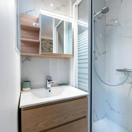 Secteur Gare Et Gem: 2 Pieces - Fibre - Confort + Apartament