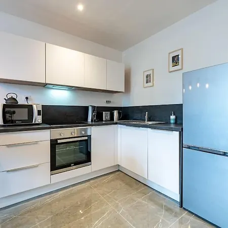 Secteur Gare Et Gem: 2 Pieces - Fibre - Confort + Apartament *
